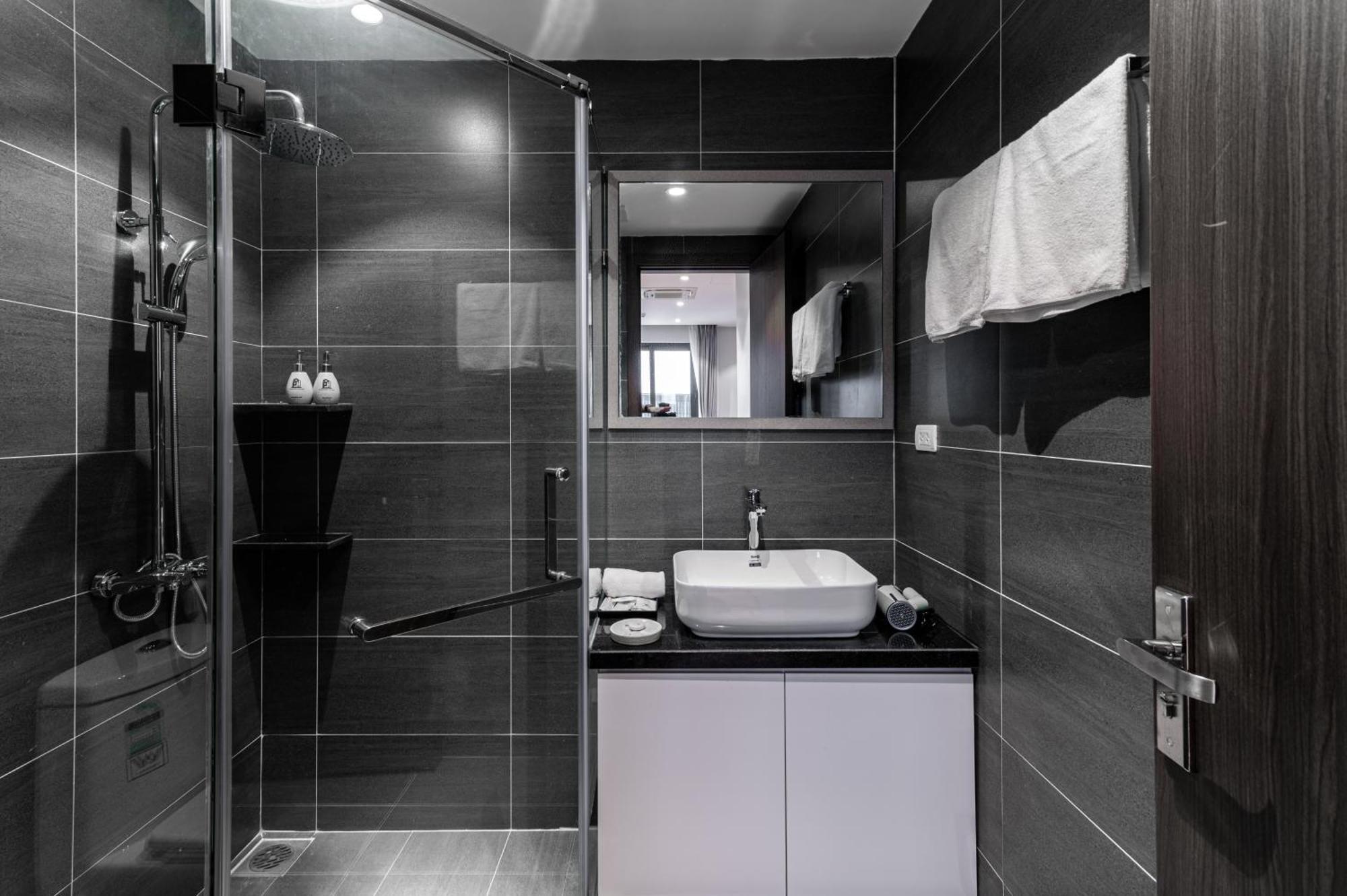 Luxe Paradise Suites Hotel To Ngoc Van Hanoi Zewnętrze zdjęcie