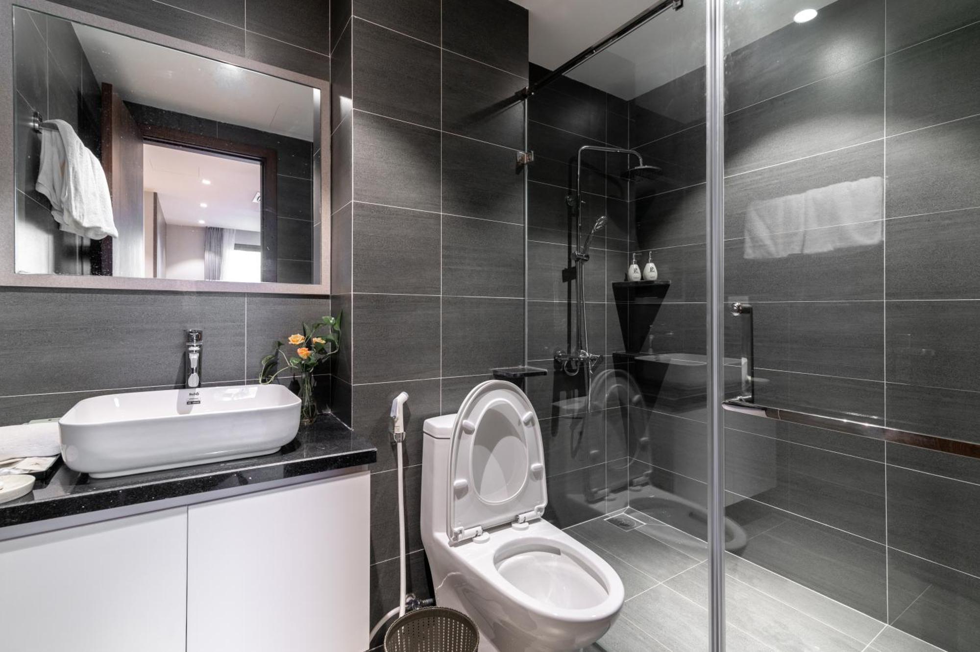Luxe Paradise Suites Hotel To Ngoc Van Hanoi Zewnętrze zdjęcie